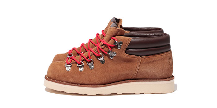Stussy x Danner Mountain Ridge 中筒登山靴- A Day Magazine
