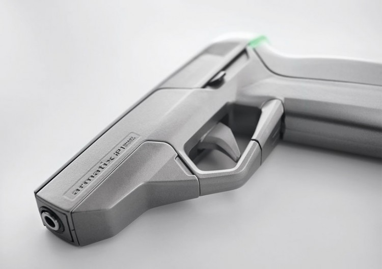 smartwatch-controlled-pistol-designboom03