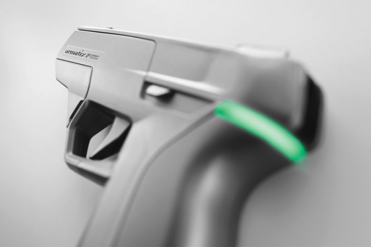 smartwatch-controlled-pistol-designboom04