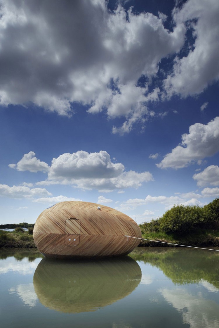 For A Year, Artist Lives In An Egg-Shaped Micro-House That Floats On Water 2