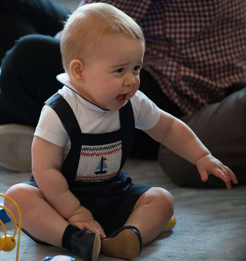 Prince George meets New Zealand babies 13