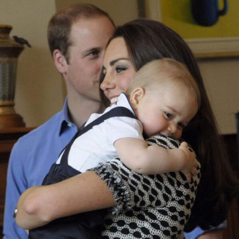 Prince George meets New Zealand babies 16