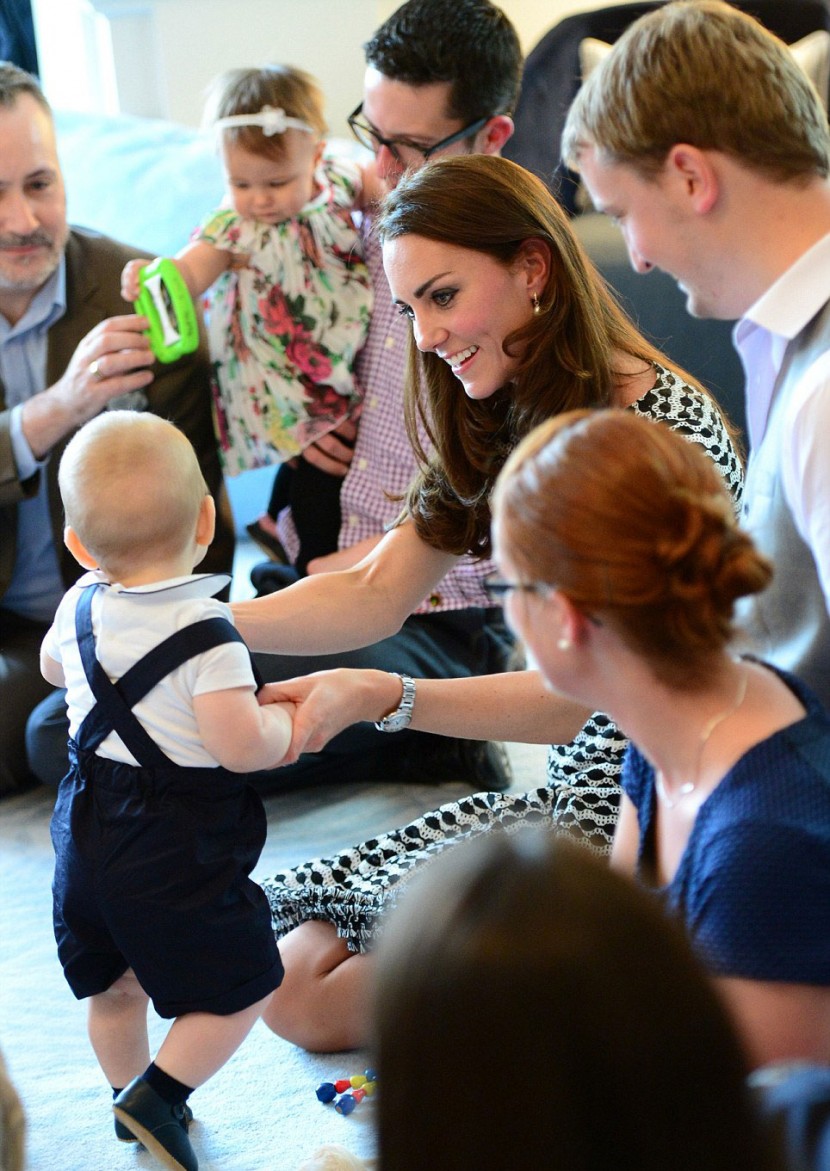 Prince George meets New Zealand babies 23