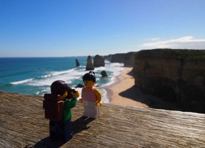 LEGO couple travel wrold 8