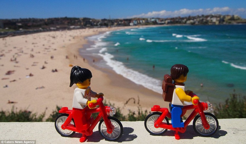 LEGO couple travel wrold 17