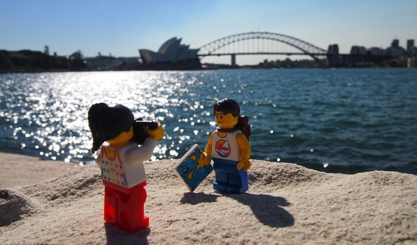LEGO couple travel wrold 18