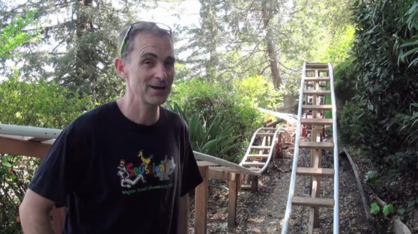 Loving Dad Builds An Awesome 180-Foot-Long Roller Coaster For His Children 2