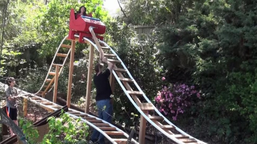 Loving Dad Builds An Awesome 180-Foot-Long Roller Coaster For His Children 3