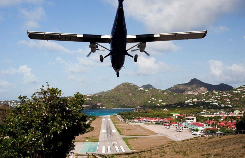The world's scariest airport runways 10