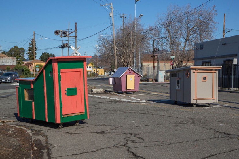 This Artist Turns Trash Into Homes For The Homeless  5