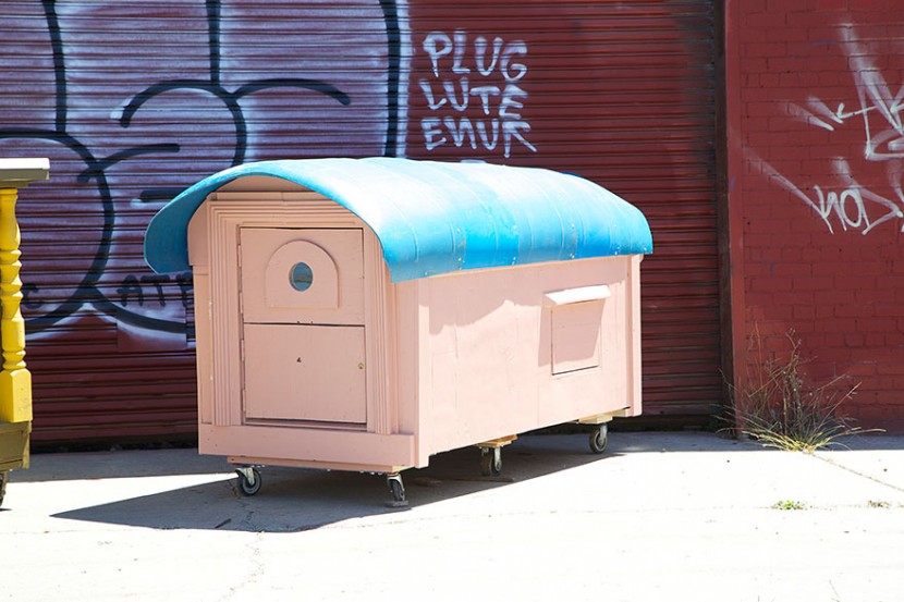 This Artist Turns Trash Into Homes For The Homeless  13