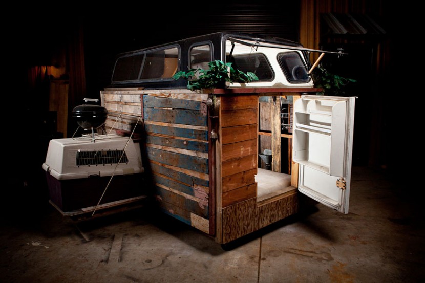 This Artist Turns Trash Into Homes For The Homeless  16