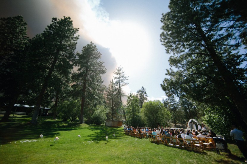 An Oregon Couple Rushed Through Their Wedding Because Of A Wildfire And The Photos Are Breathtaking 1