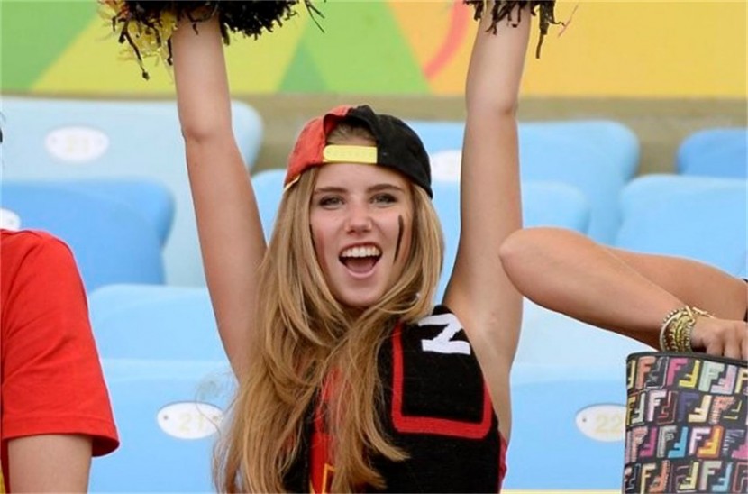 A 17-Year-Old Belgian World Cup Fan Won A Modelling Contract After Her Crowd Pic Went Viral 11