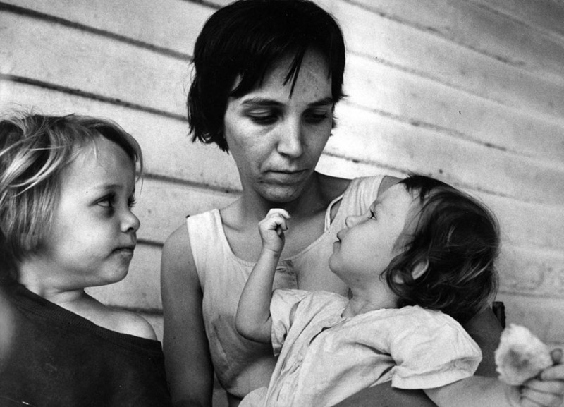 An 83-Year-Old Photographer Found A Box Labeled “Mothers” Full of Images He Took Almost 50 Years Ago 8