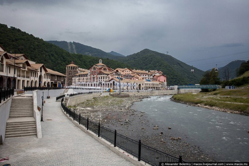 AFTER SIX MONTHS Sochi Olympic Site Looks Like A Ghost City  6