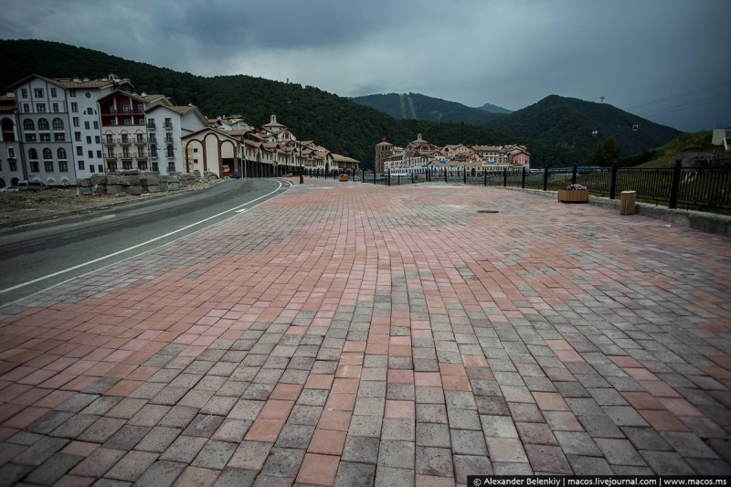 AFTER SIX MONTHS Sochi Olympic Site Looks Like A Ghost City  7