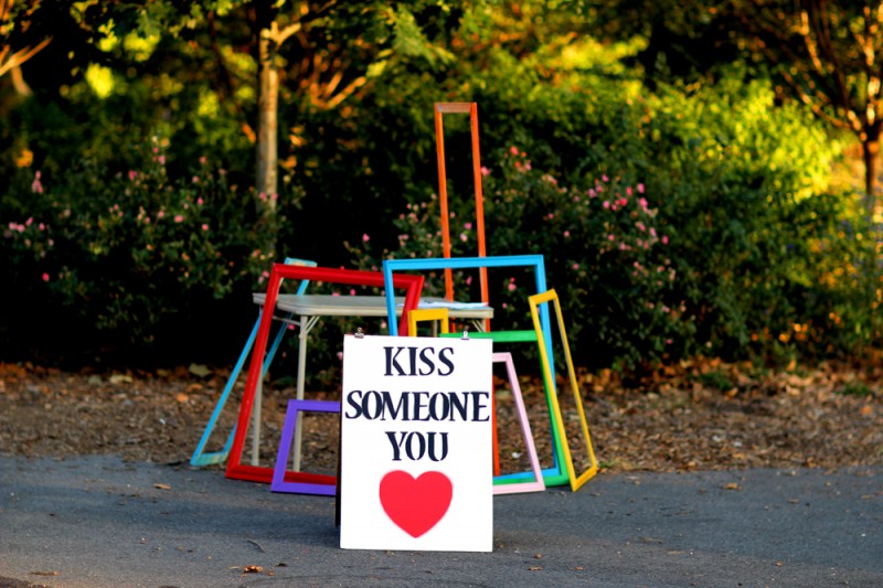 "Kiss Someone You Love"： 15