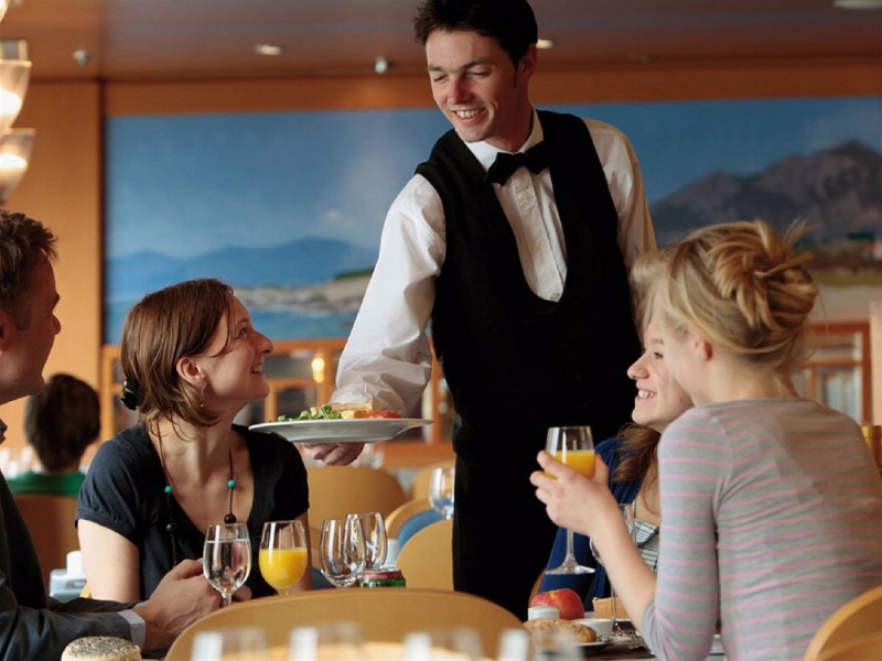 Servers Not Servants: 31 Things Your Waiter Wishes You Knew 2