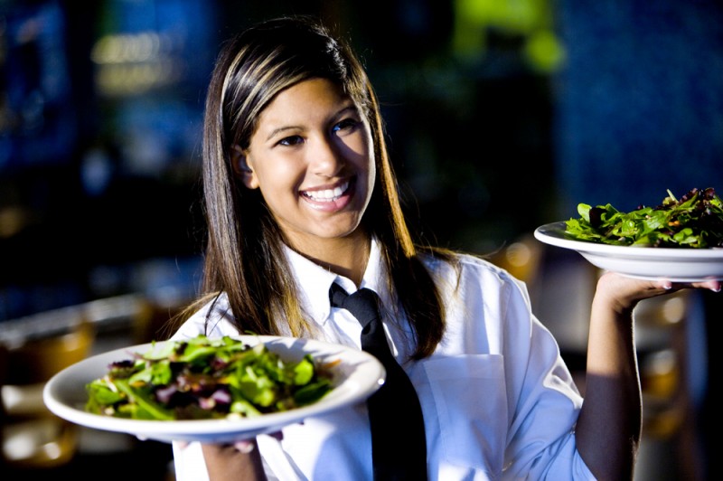 Servers Not Servants: 31 Things Your Waiter Wishes You Knew 7