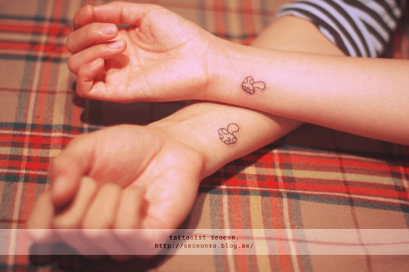 adorable Miniature Tattoos Of Block Shapes And Symbols Made With Lines 2