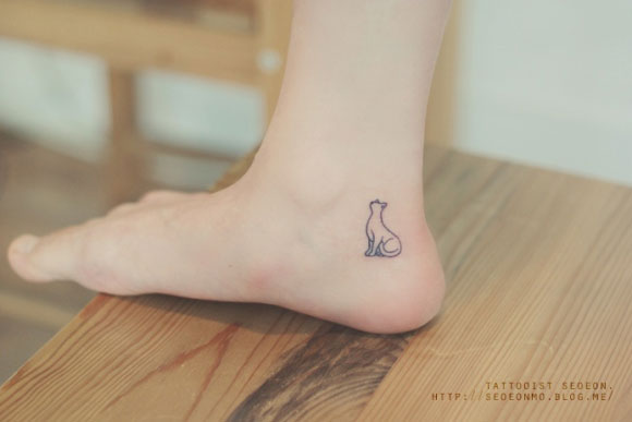 adorable Miniature Tattoos Of Block Shapes And Symbols Made With Lines 3