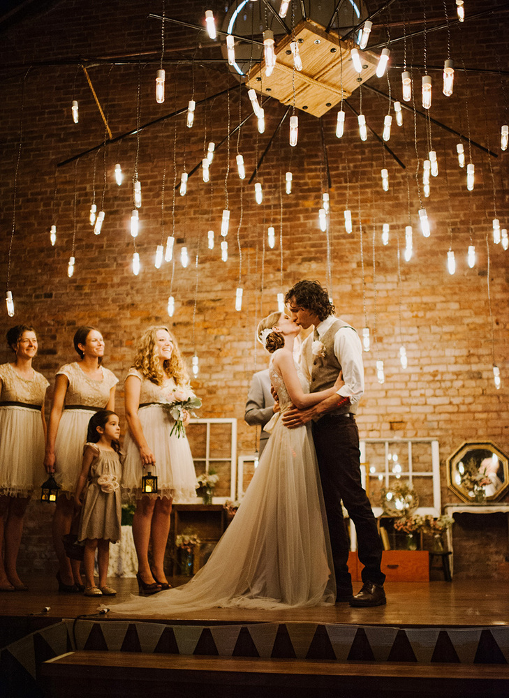 Lighting Ideas make wedding photo look stunning 16