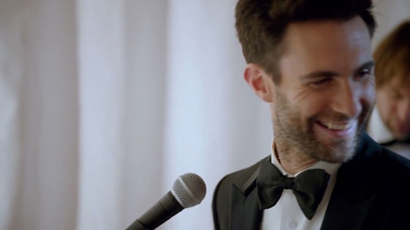 讓女孩們羨慕不已的難忘婚禮：Maroon 5 突襲甜蜜獻唱 4
