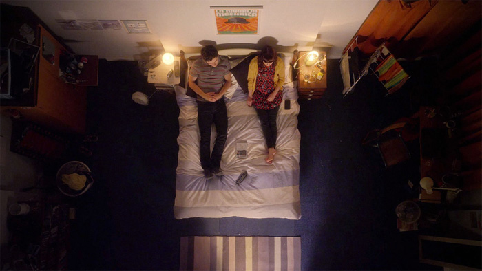 A 7-Minute Film That Tells a Complete Love Story, Shot From A Bedroom Ceiling 2
