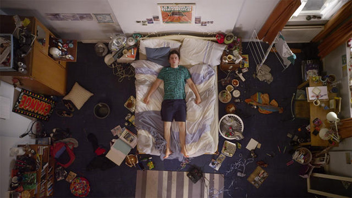 A 7-Minute Film That Tells a Complete Love Story, Shot From A Bedroom Ceiling 5