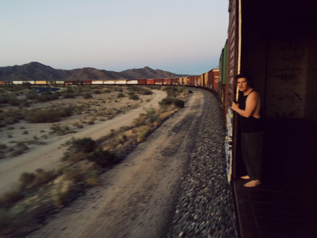 Photographer train hops across the American Southwest with an iPhone and a sleeping bag 1