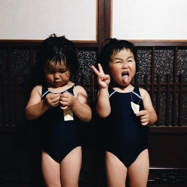 Fun Photos Of Adorable Japanese Twin Girls With Cheeky Expressions 25