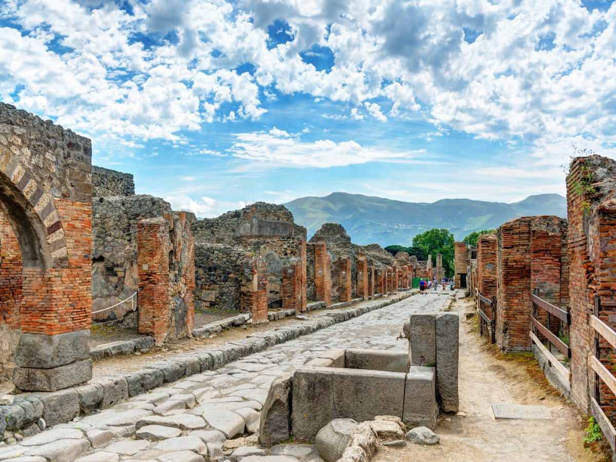 These pictures will make you want to visit Pompeii, which was covered under a layer of volcanic ash thousands of years ago 5