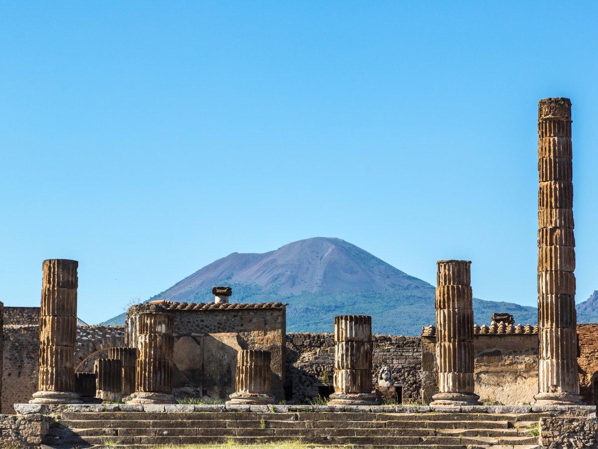 These pictures will make you want to visit Pompeii, which was covered under a layer of volcanic ash thousands of years ago 8