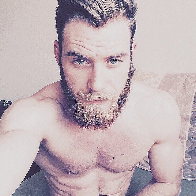 41 Bearded Men So Hot, They Will Melt Your Computer Screen 12