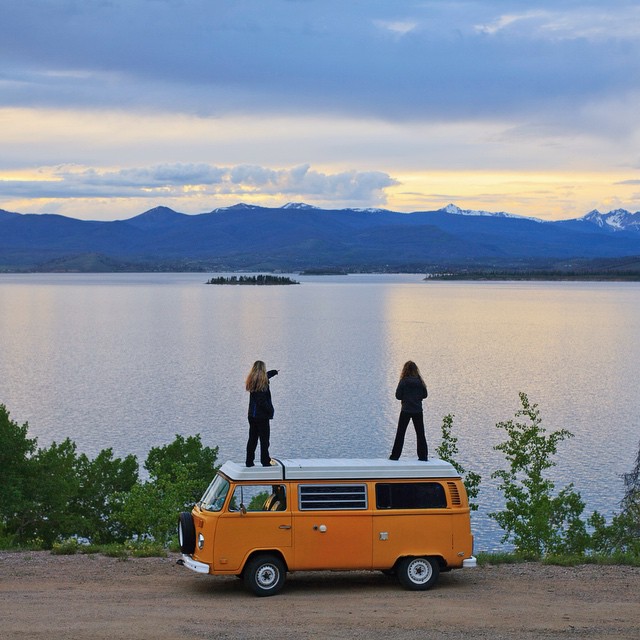 A couple has been road tripping across the US for 3 years and took these incredible pictures 14