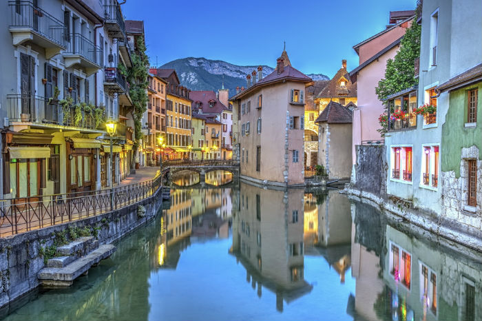 10 Beautiful Canal Towns (That Aren't Venice) 2