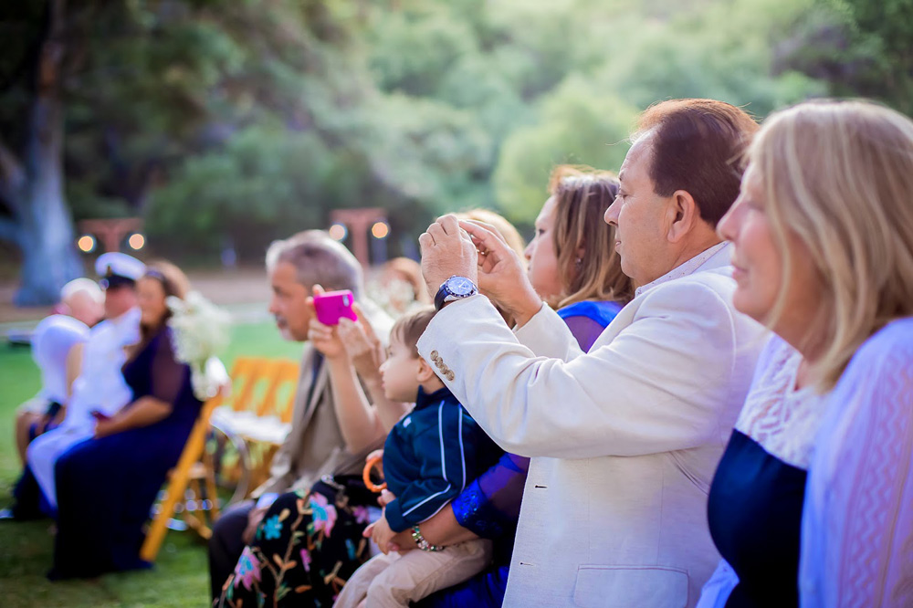 That's Why Wedding Guests Should Put Down Their Phones 3