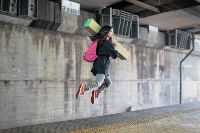 拋開承重的地吸引力：東京少女 Natsumi Hayashi 用「漂浮」再次凸顯日常 4