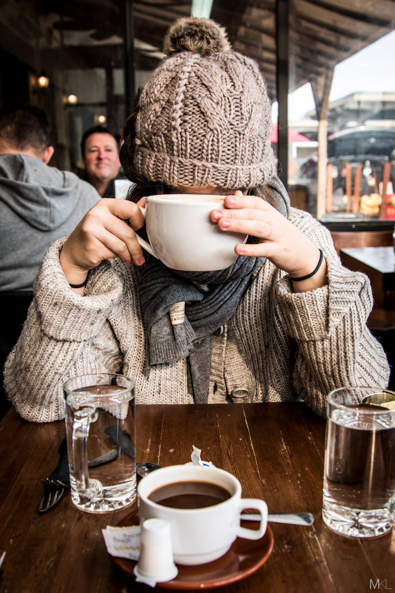 Photographer Snaps Lovable Images Of His Camera-Shy Girlfriend 4