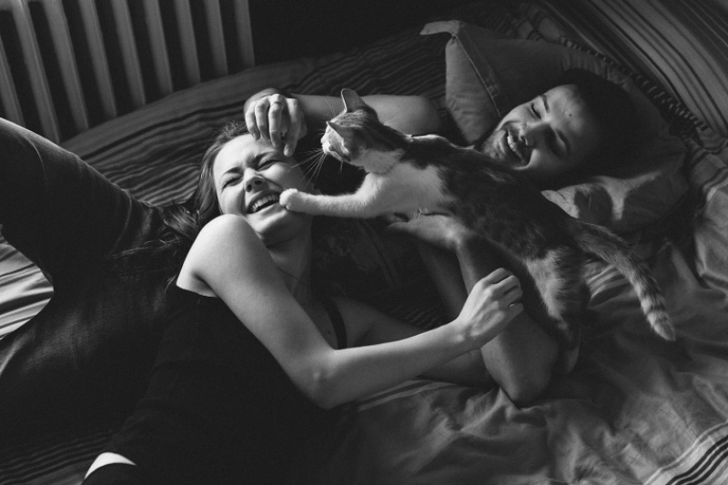 This photographer captures love just as it is 6