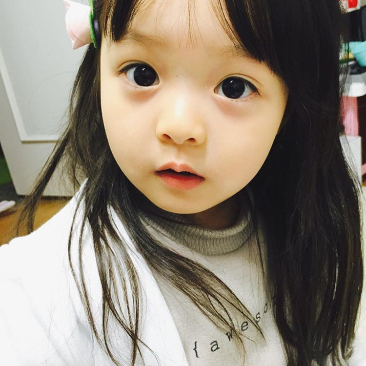 吸引45萬名網友關注的日韓混血小女孩—JaeEun 1