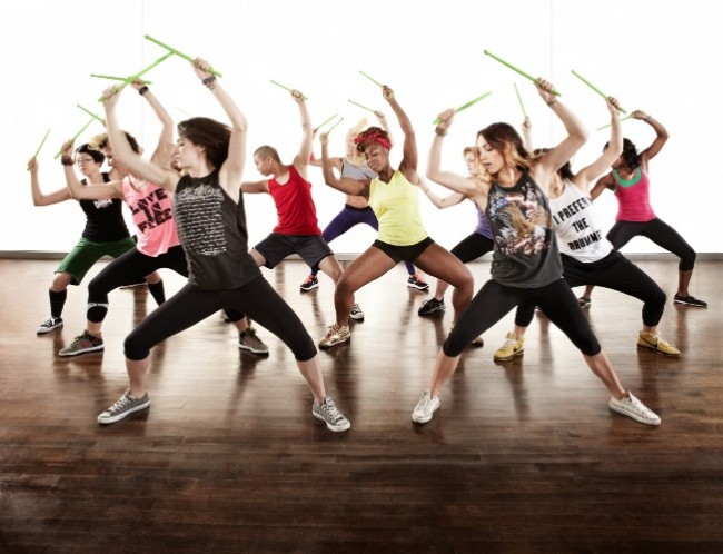 厭倦無聊的有氧課程與健身器材嗎？來自美國 L.A. 最新健身熱潮 -「鼓棒運動」！ 3