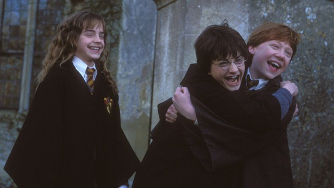 Harry-Potter-Cursed-Child-cast-pose-photos 2