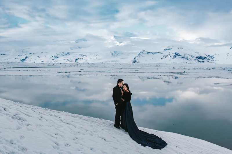 Couple's incredible Iceland engagement pics 2