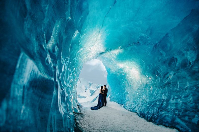 Couple's incredible Iceland engagement pics 23