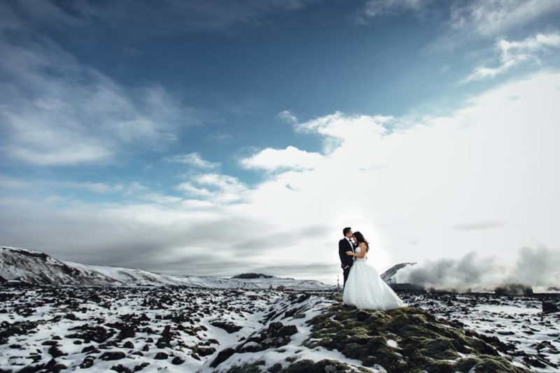 Couple's incredible Iceland engagement pics 25