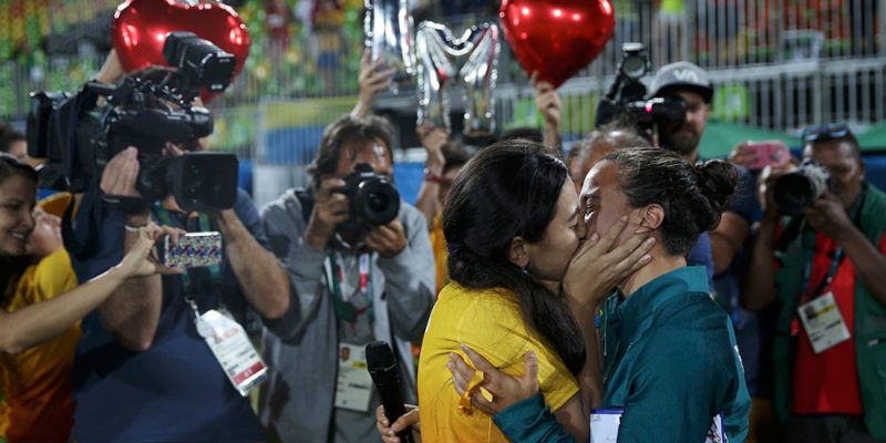 Love Wins: 我們都一樣里約奧運女同志向女運動員求婚 1