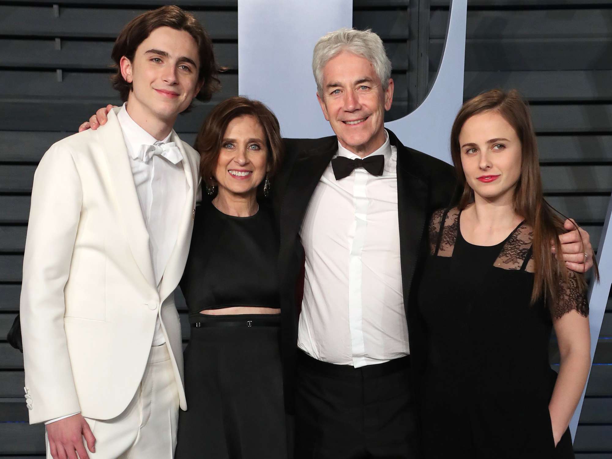 图片[4] - 甜茶 Timothée 的妈妈真的很酷！耶鲁高材生，曾公开让儿子「勿忘了摺衣服」，对 Kylie 赞口不绝！ - 我的世界基岩版中文站 - 我的世界基岩版中文站