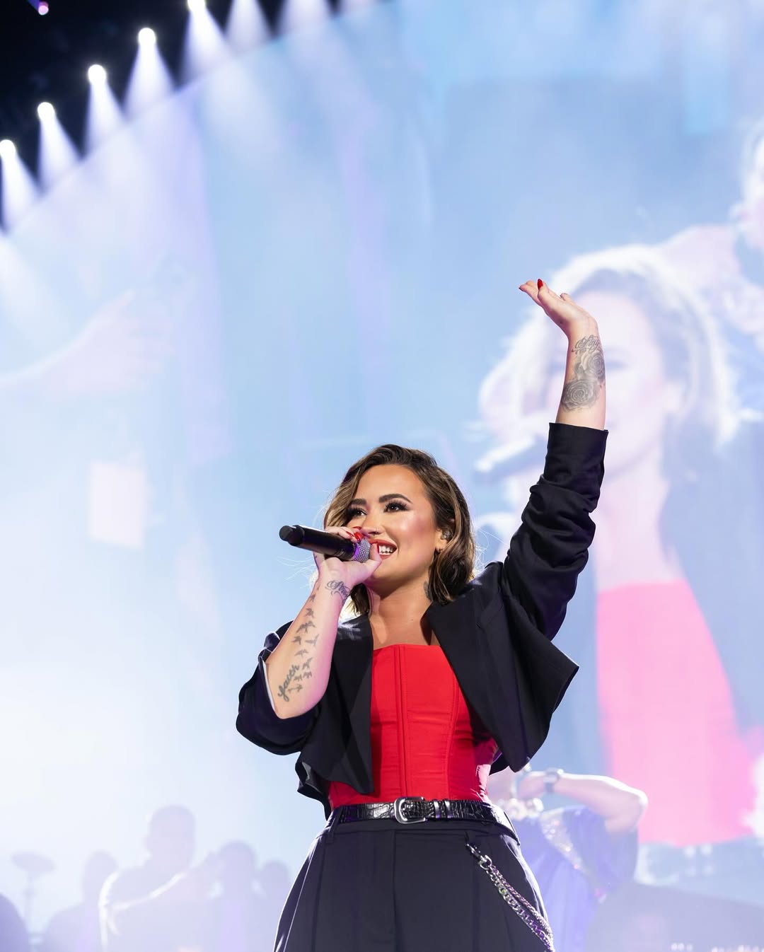 图片[5] - Demi Lovato 终于遇到对的人，月底要举办婚礼了！走过低潮，曾出柜为泛性恋者，幸福全凭坚持！ - 我的世界基岩版中文站 - 我的世界基岩版中文站